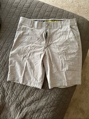 Lee Men’s Light Gray Flat Front Shorts